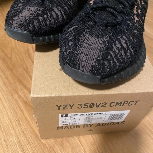 Black and Brown Knit Sneakers - Picture 2 of 3